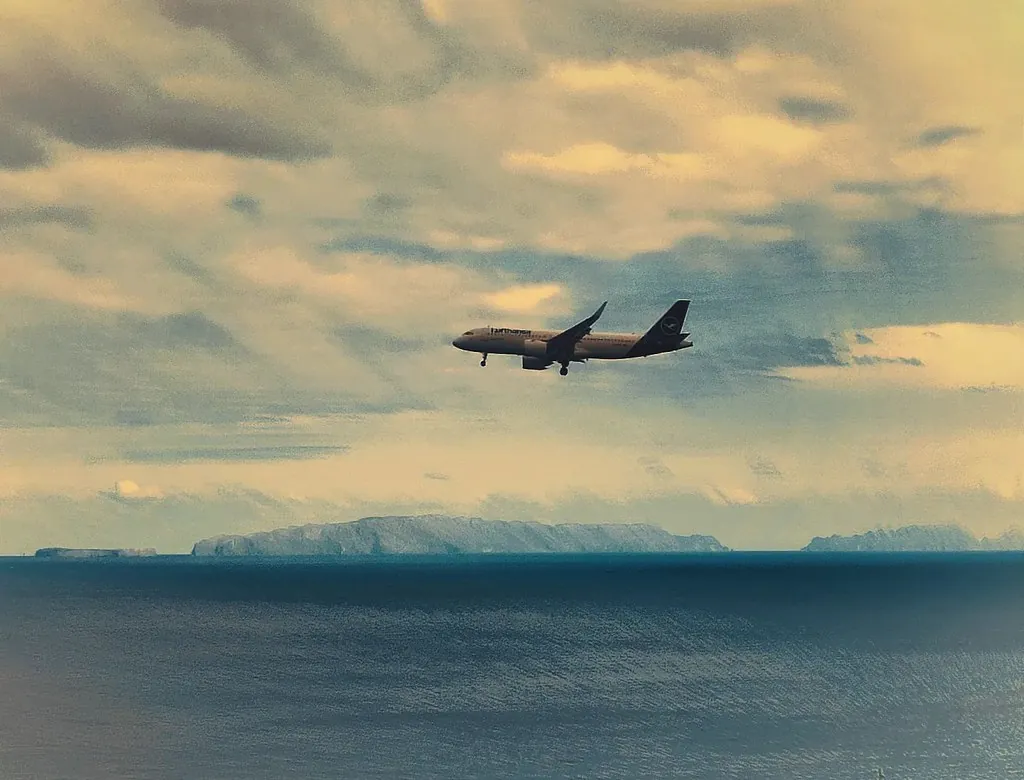 Airplane pic look painting